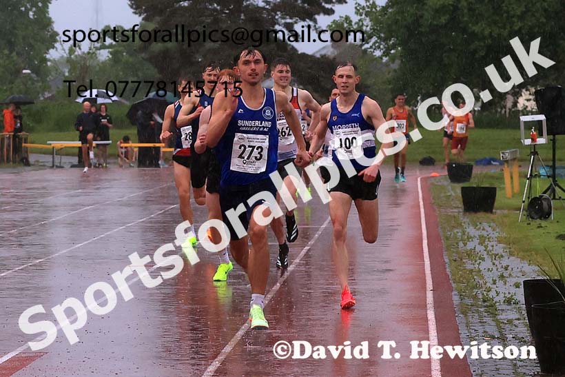 The Jimmy Hedley 800 metres on a very wet Wednesday evening, May 29th, NEGP 2, Monkton Stadium.  Photo: David T. Hewitson/Sports for All Pics